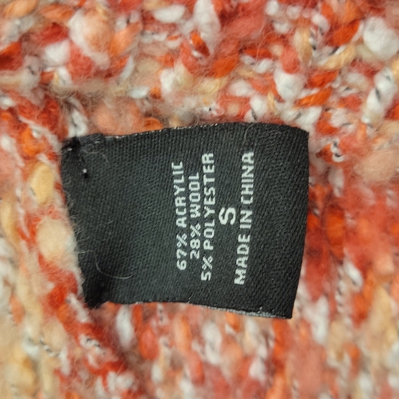 Moda Hooded Sweater - Picture 5 of 6